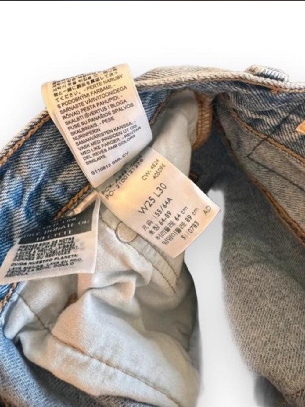 Levi’s 501 90s in rare Light wash - Picture 6 of 8